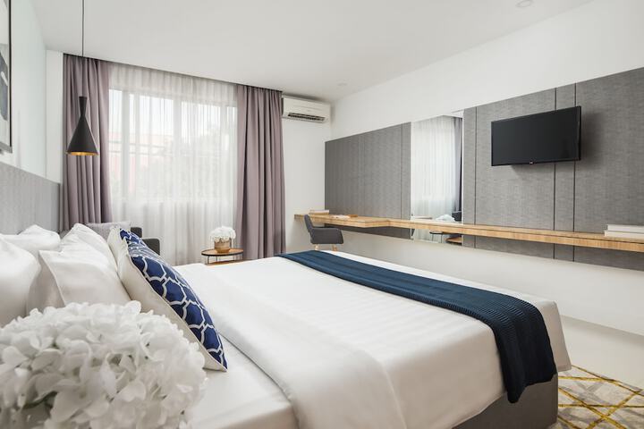 Room 10 of 56
