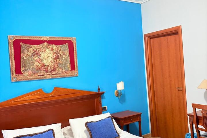 Room 28 of 85