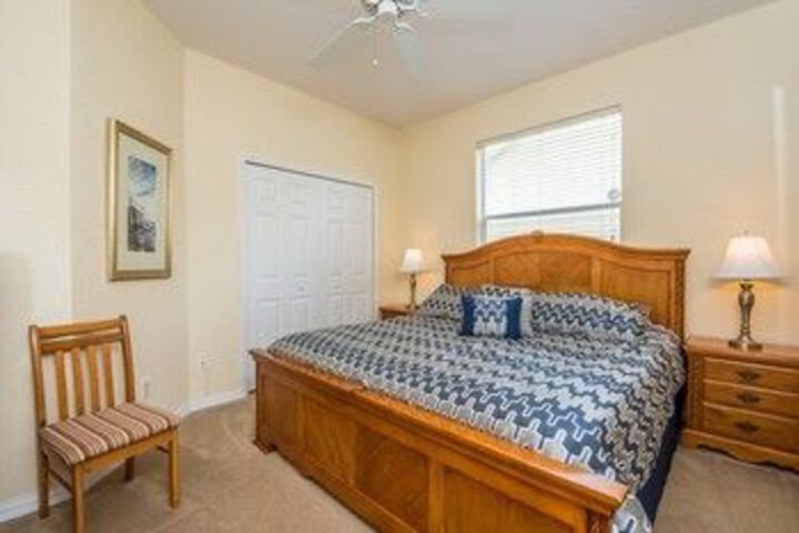 Room 10 of 30