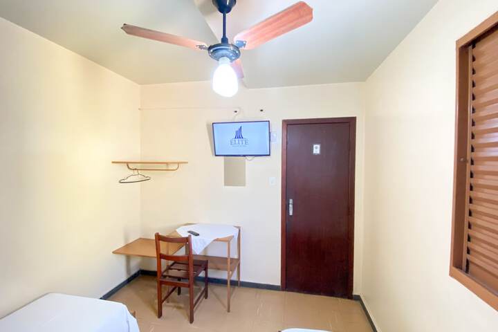 Room 16 of 32