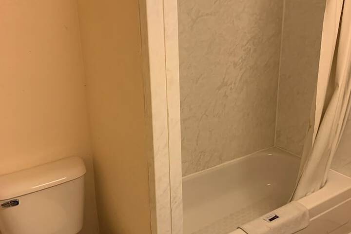 1 King Bed (1 of 12)