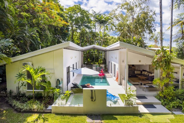 Pavilions in the Palms