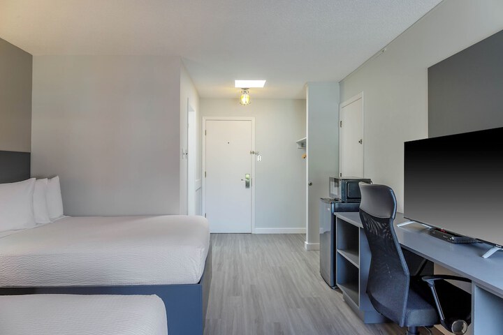Room 15 of 63