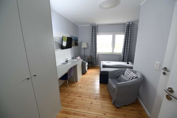 Room 5 of 75