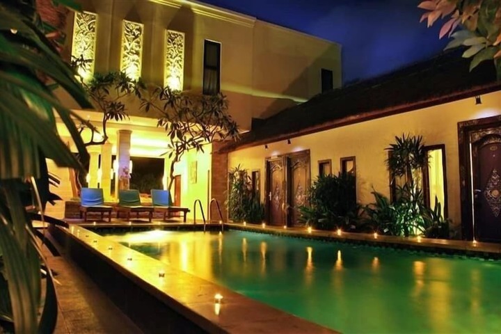 Pool 33 of 47