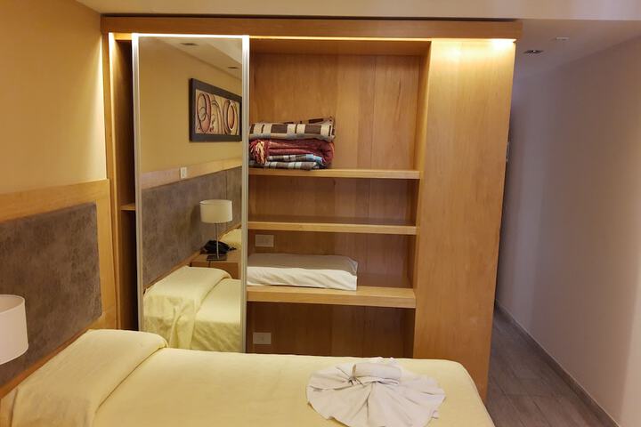 Room 10 of 25