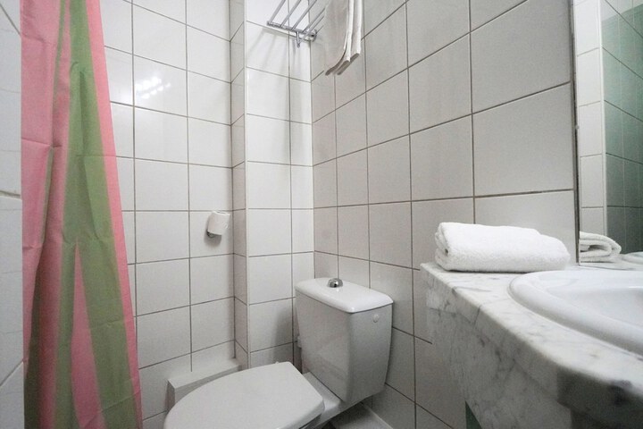 Room 103 of 119