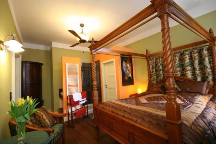 Room 8 of 30