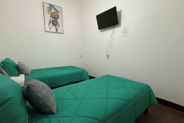 Room 2 of 96