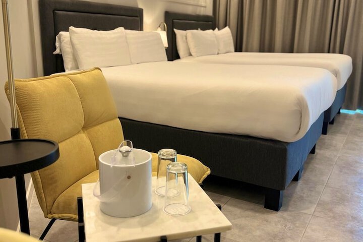 Room 38 of 278