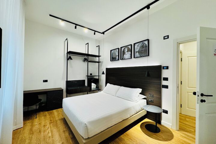 Room 12 of 33