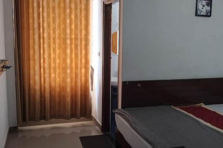 Room 14 of 18