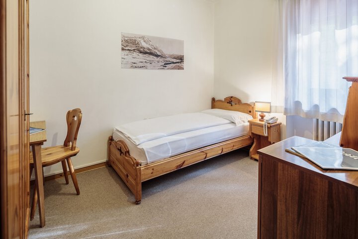 Room 4 of 44