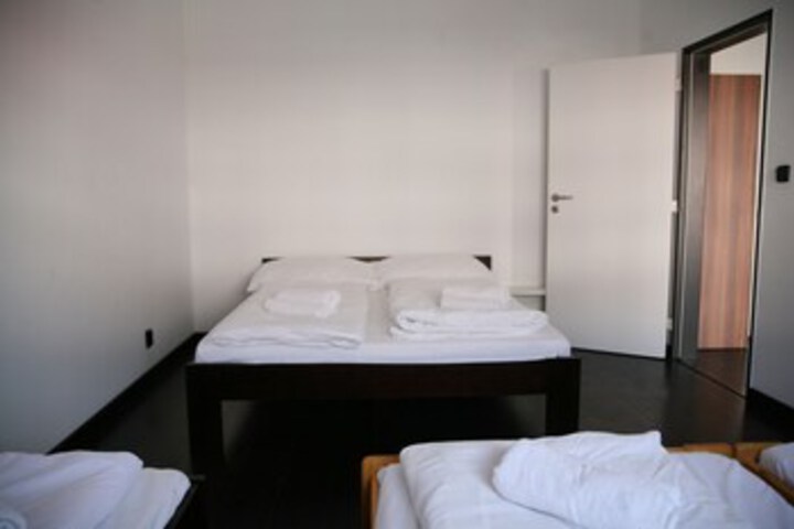 Room 177 of 275