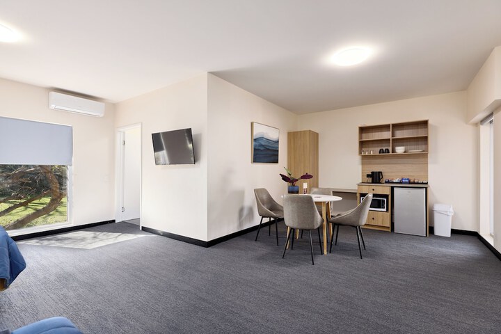 Room 13 of 22