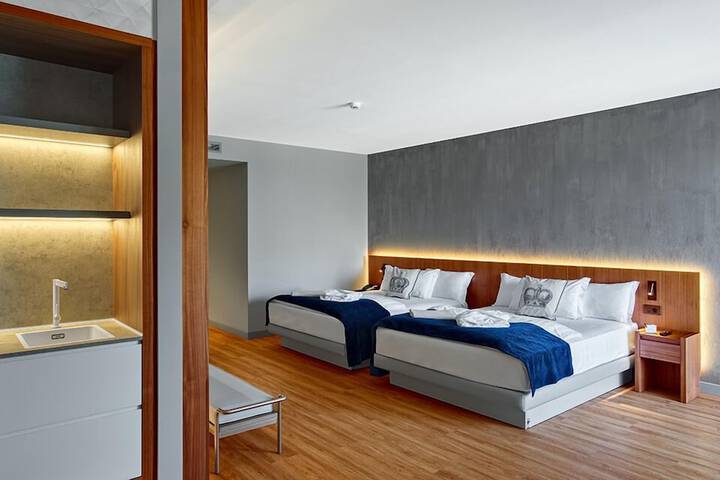 Room 43 of 112