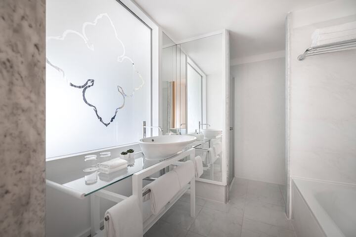 Bathroom Interior Photo