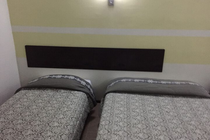 Room 8 of 41