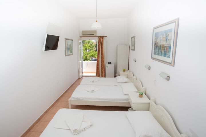 Room 3 of 18