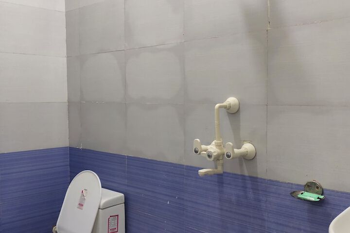 Room 12 of 20