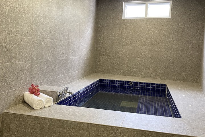Spa 9 of 17