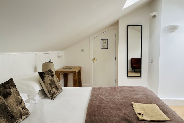 Room 17 of 126