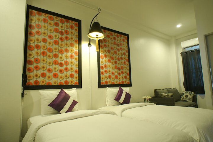 Room 9 of 39