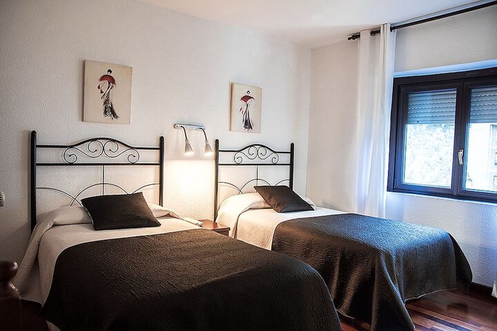 Room 6 of 34