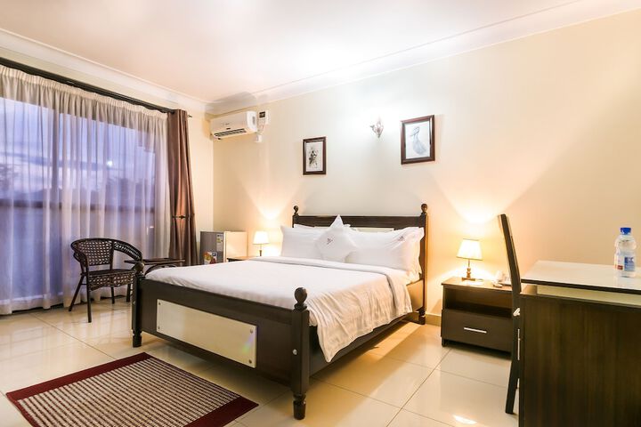 Maries Royale Hotel