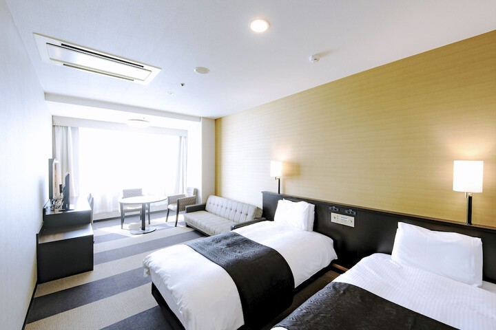 Room 15 of 43