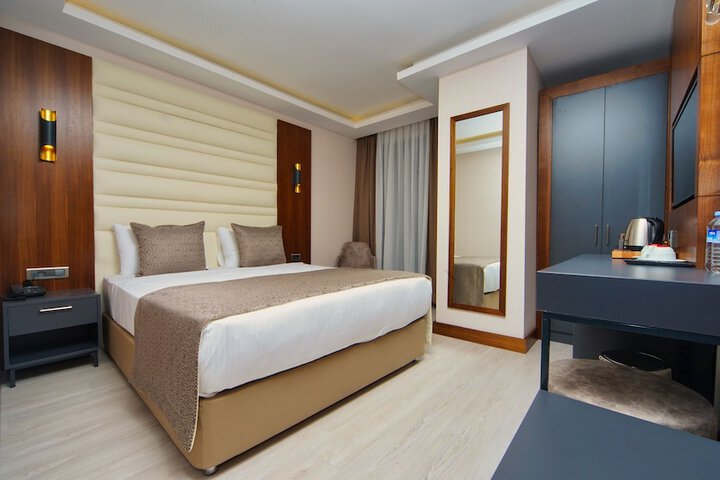 Room 9 of 73