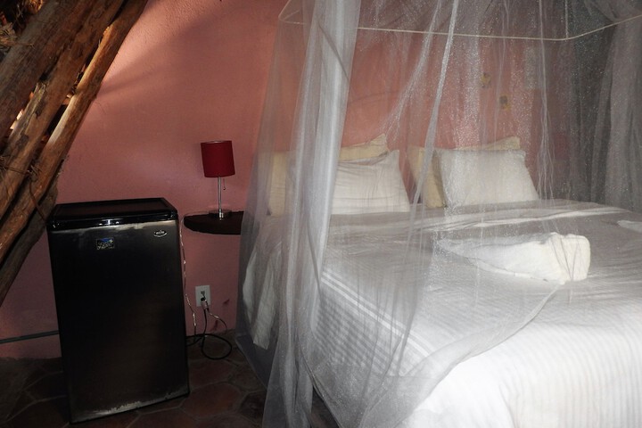 Room 3 of 138