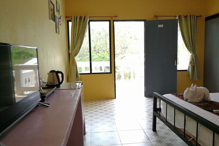 Room 13 of 98