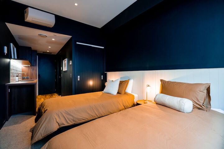 Room 12 of 63