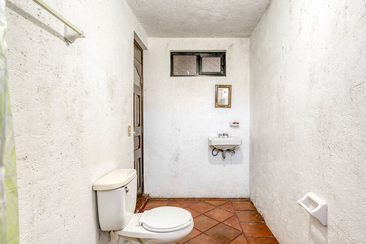 Room 46 of 65