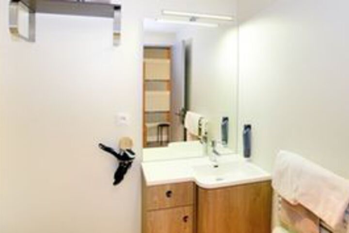 Room 2 of 11