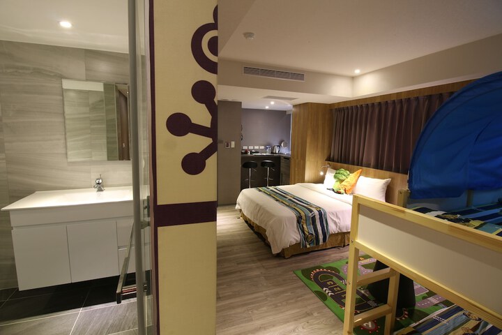 Room 21 of 45