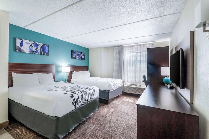 2 Double Beds (3 of 6)