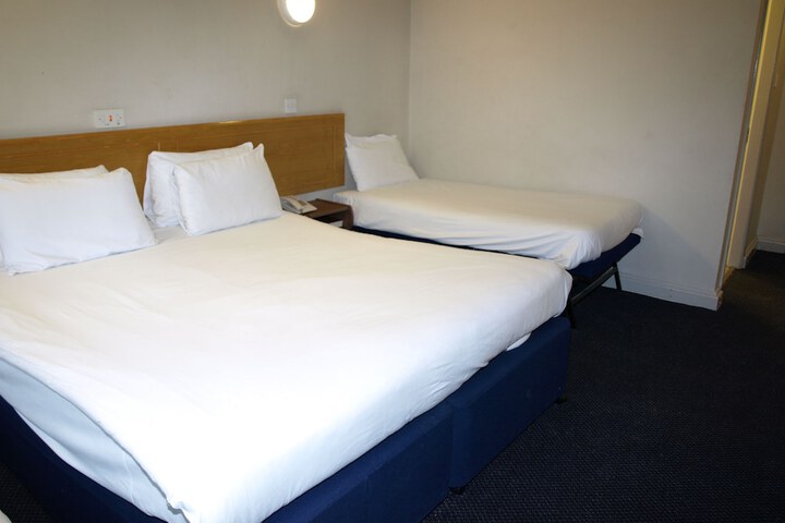 Room 107 of 236
