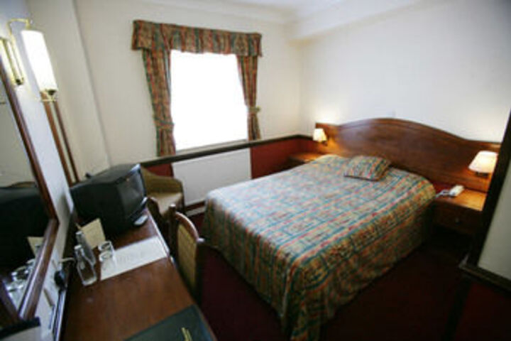 Room 13 of 22