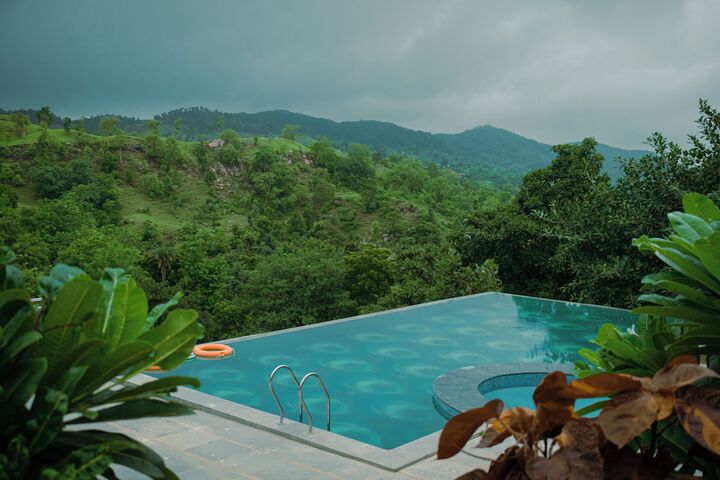 Pool 20 of 41