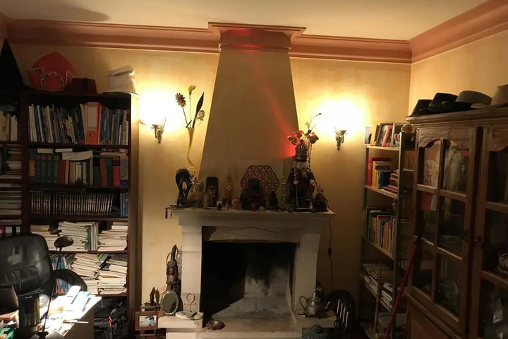 Room 10 of 16