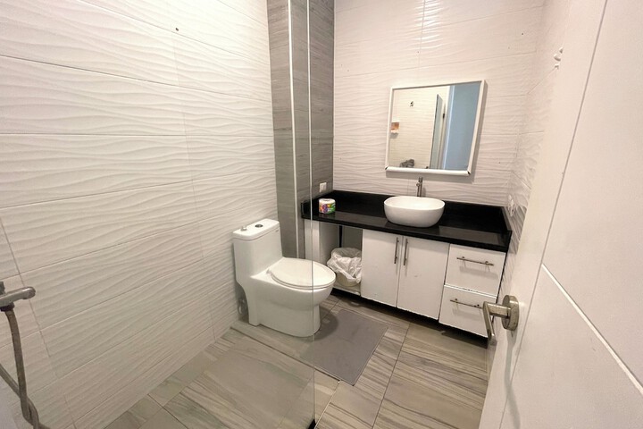 Room 25 of 41