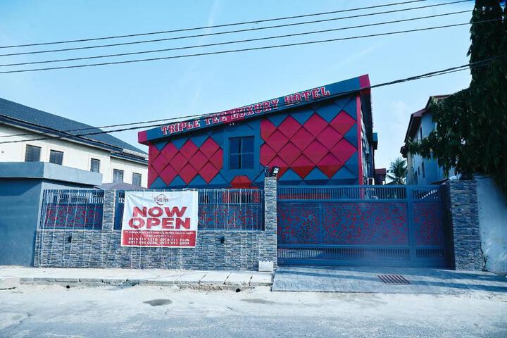 Triple Tee Luxury Hotel & Service Apartments Surulere