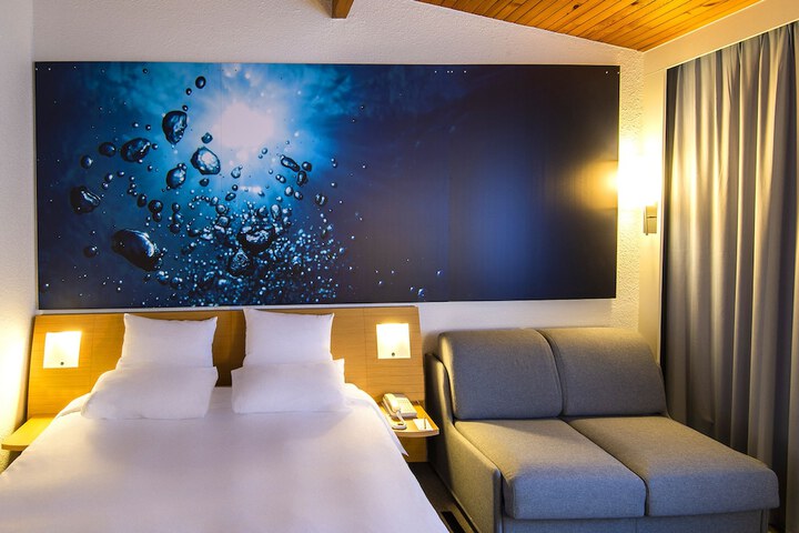 Room 8 of 89