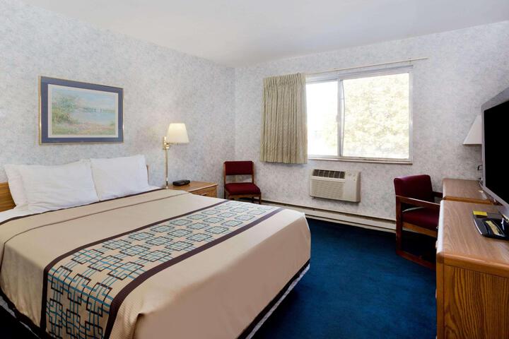 2 Double Beds (1 of 13)