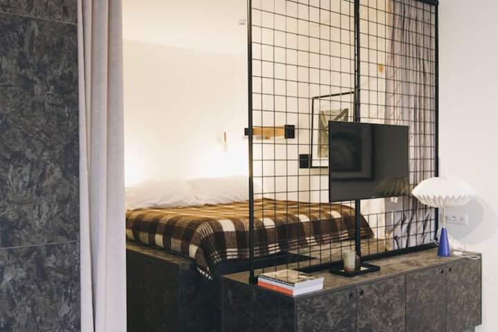 Room 15 of 50