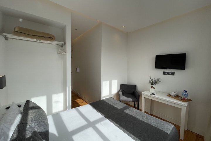 Room 52 of 112