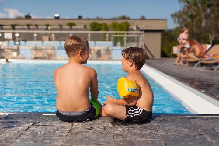 Pool 28 of 47