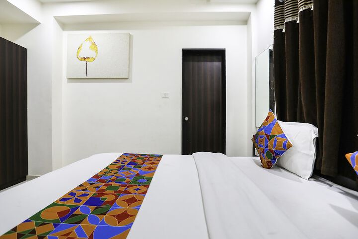 Room 15 of 34